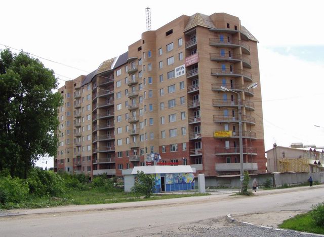 Новый 10-этажный кирпичный жилой дом в районе ст."Южная" по пр.Ленина. Микрорайон "Зеленстрой, 1"